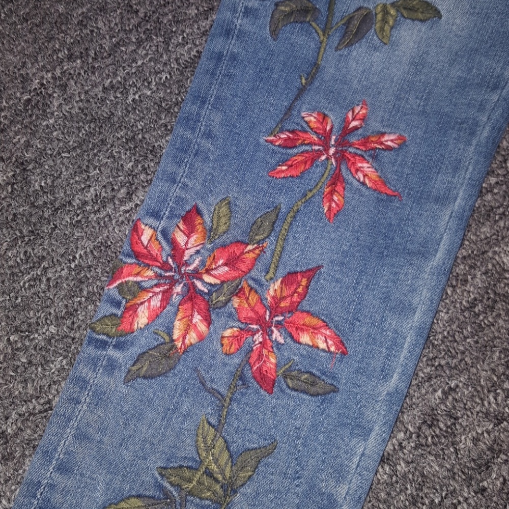 Driftwood JACKIE Embroidered Jeans NWT - Picture 2 of 3